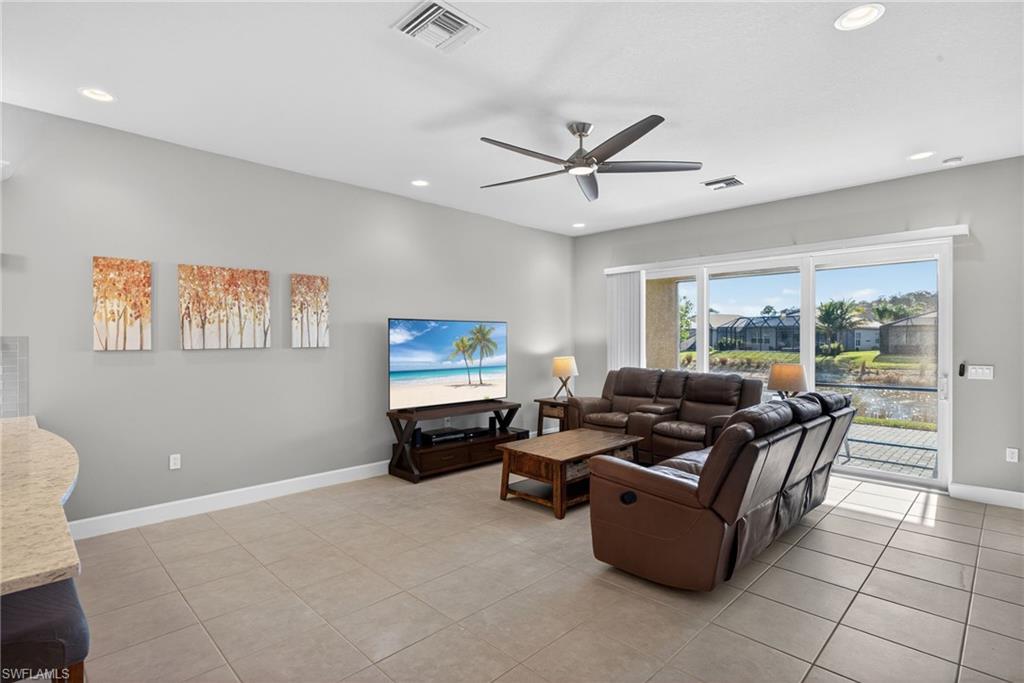 28532 Lobos CIR photo 10