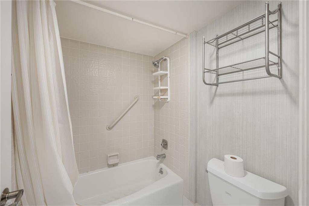 517 Lake Louise CIR 201 photo 16