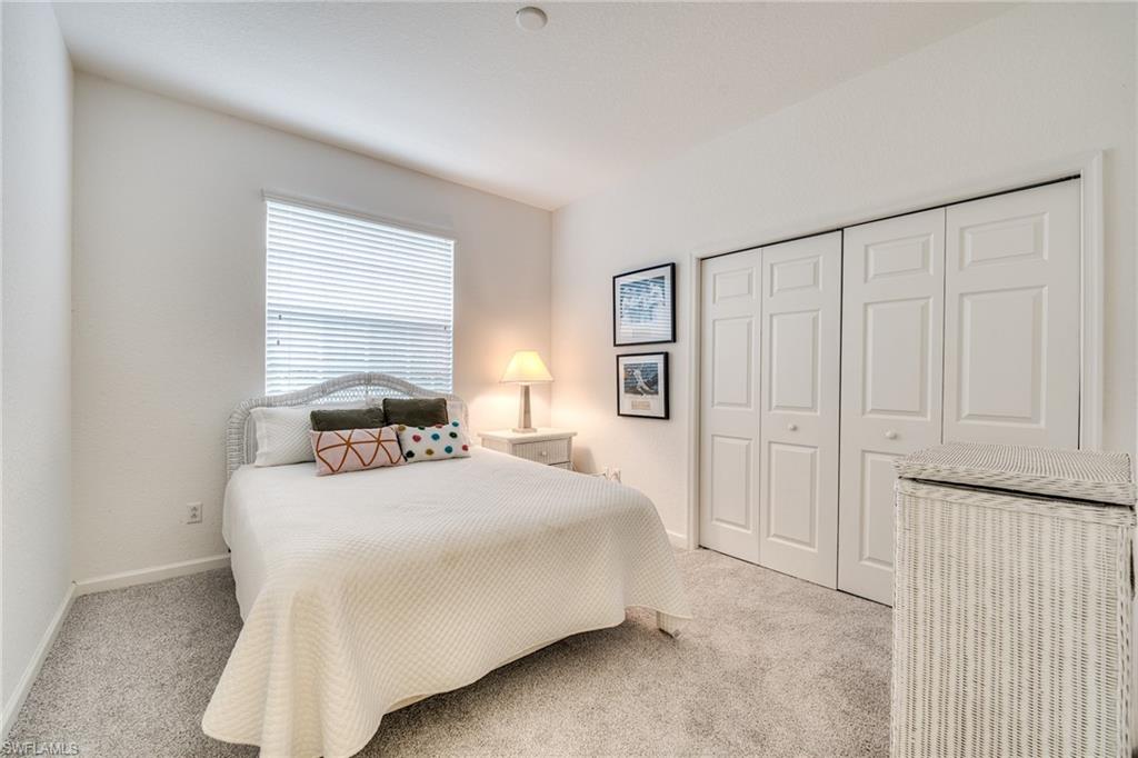 Guest bedroom with a double size closet