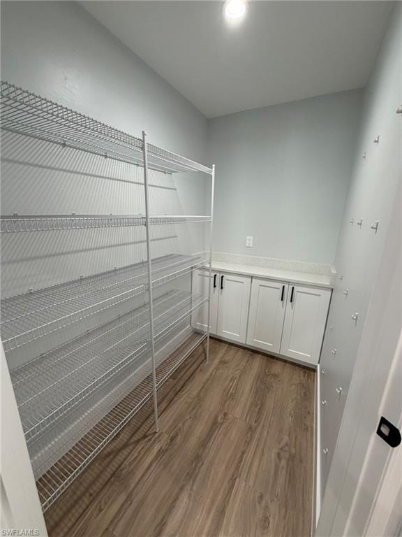 WALK IN QUEEN PANTRY