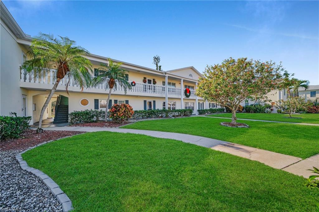 View of apartment building / complex