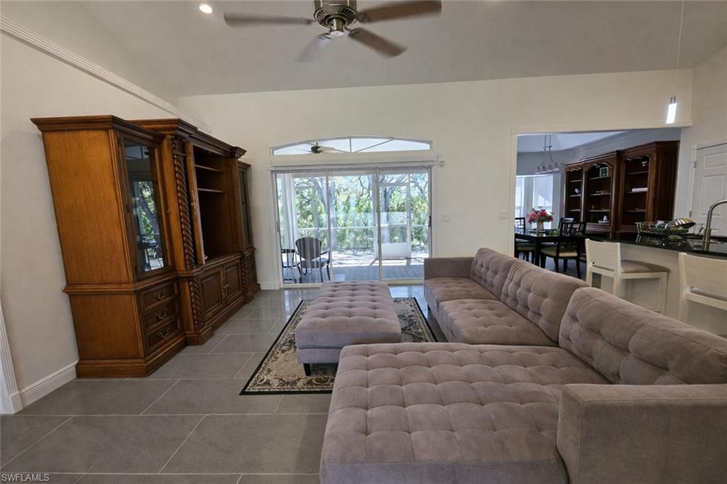 1440 Graham CIR photo 9