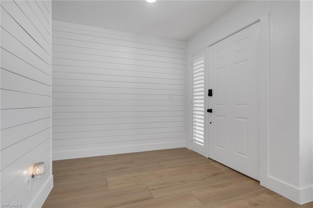 10450 Windsor WAY photo 7