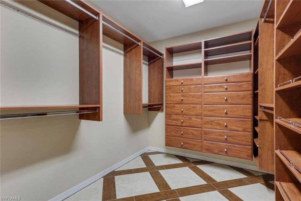10450 Windsor WAY photo 32