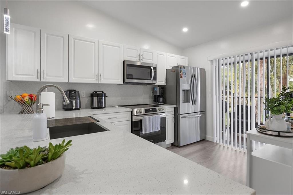 4100 Looking Glass LN 3002
