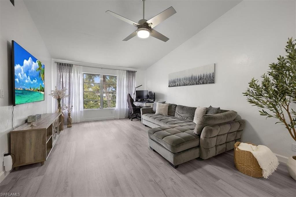 4100 Looking Glass LN 3002 photo 10