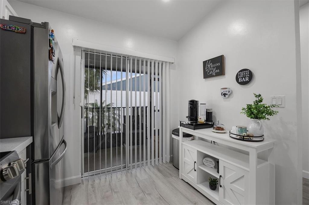 4100 Looking Glass LN 3002