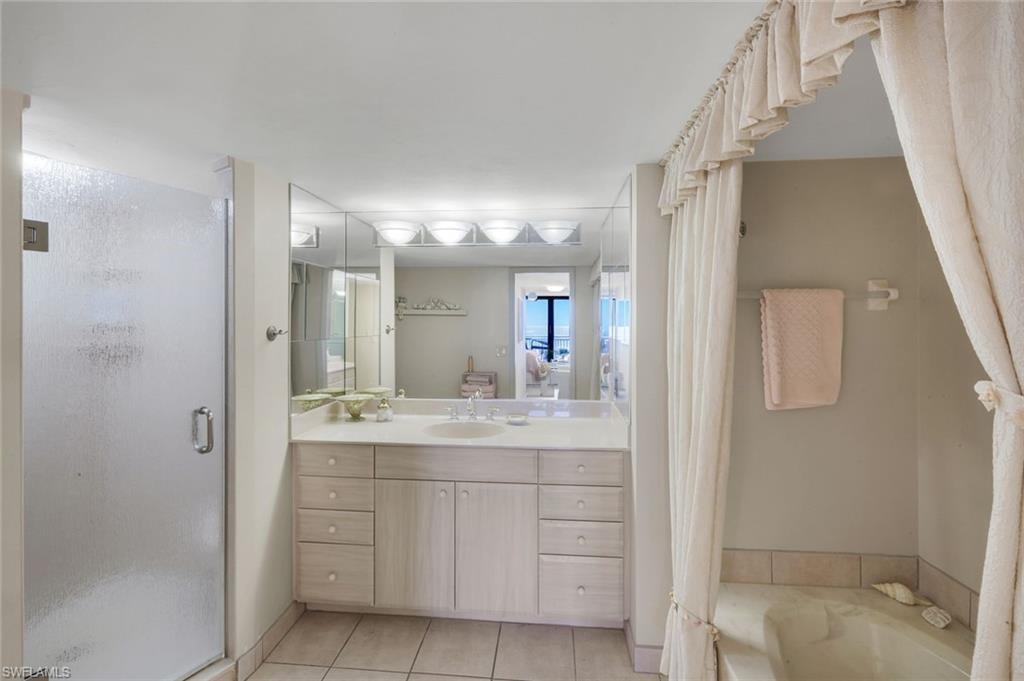 520 Collier BLVD 301 photo 27