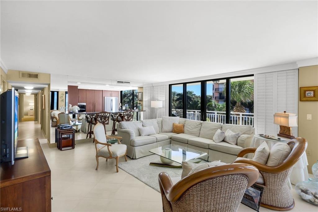 520 Collier BLVD 301 photo 10