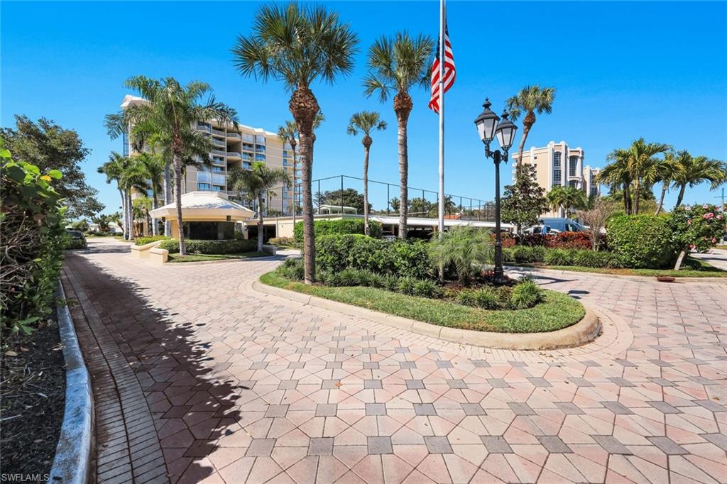 520 Collier BLVD 301 photo 8
