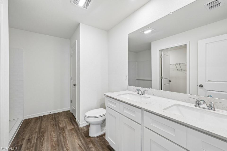 16057 MINORCA DR photo 12