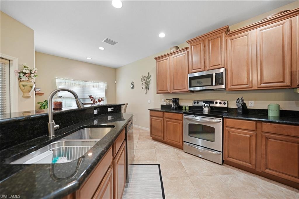 2454 Blackburn CIR
