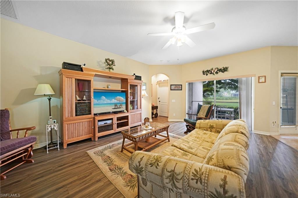 2454 Blackburn CIR photo 10