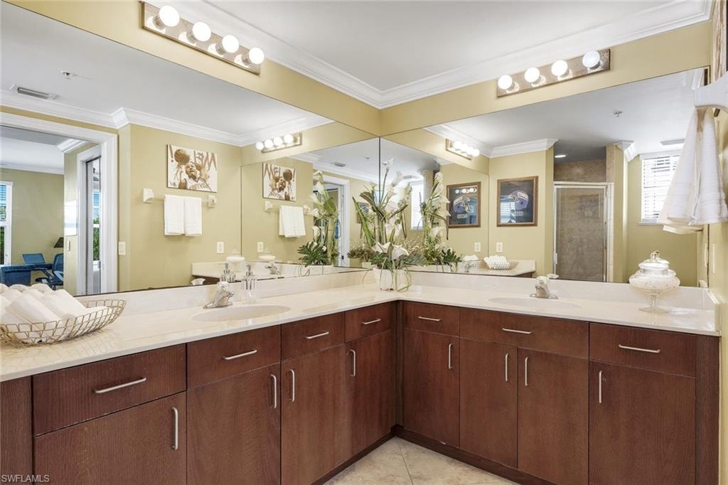 Ensuite Primary Bathroom