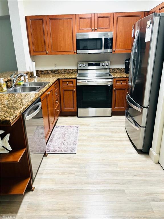Fully equipped kitchen.