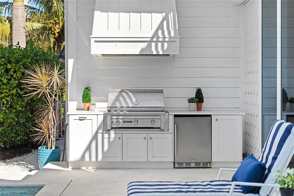 View of patio / terrace featuring an outdoor kitchen