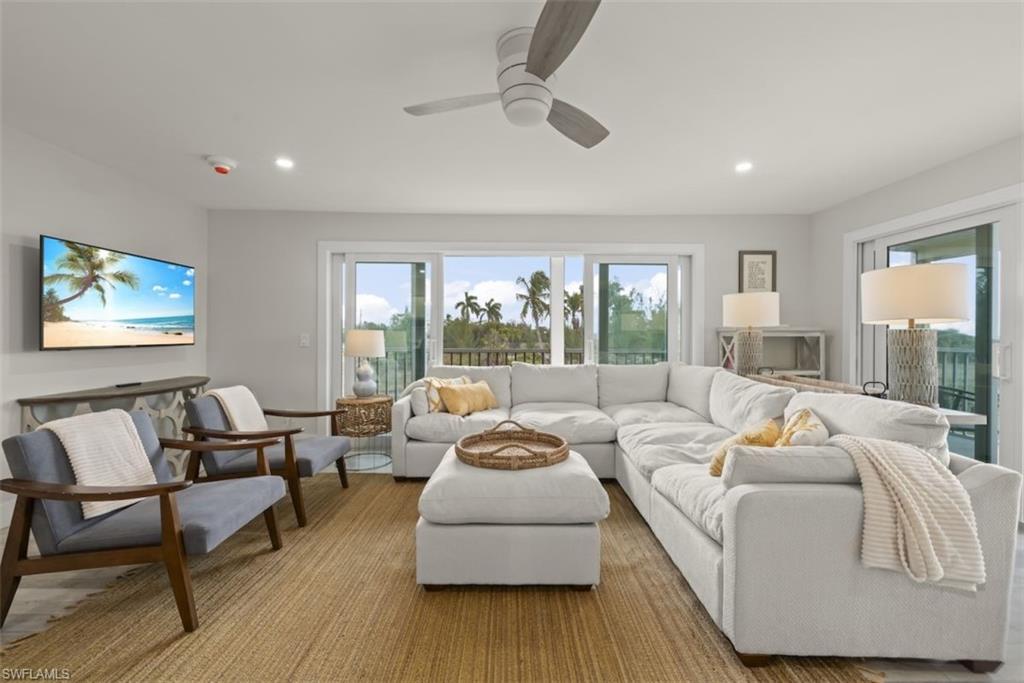 585 Gulf DR A2
