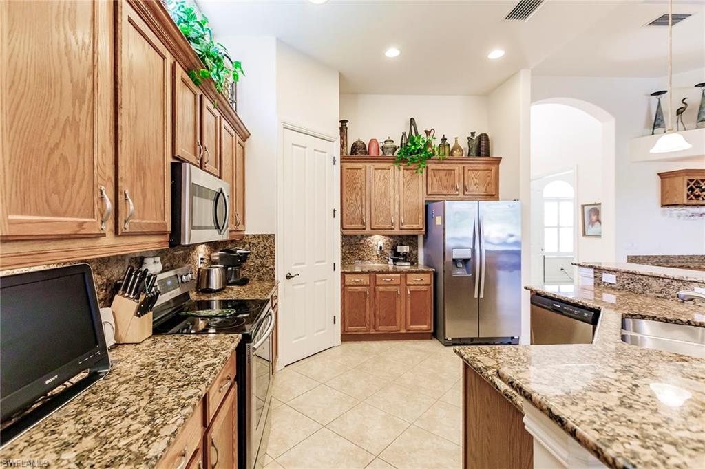 7684 Cottesmore DR photo 16