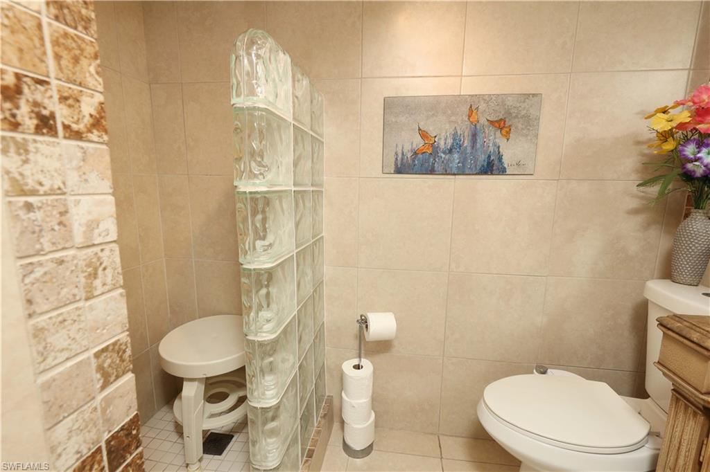 37 High Point CIR E 209 photo 13