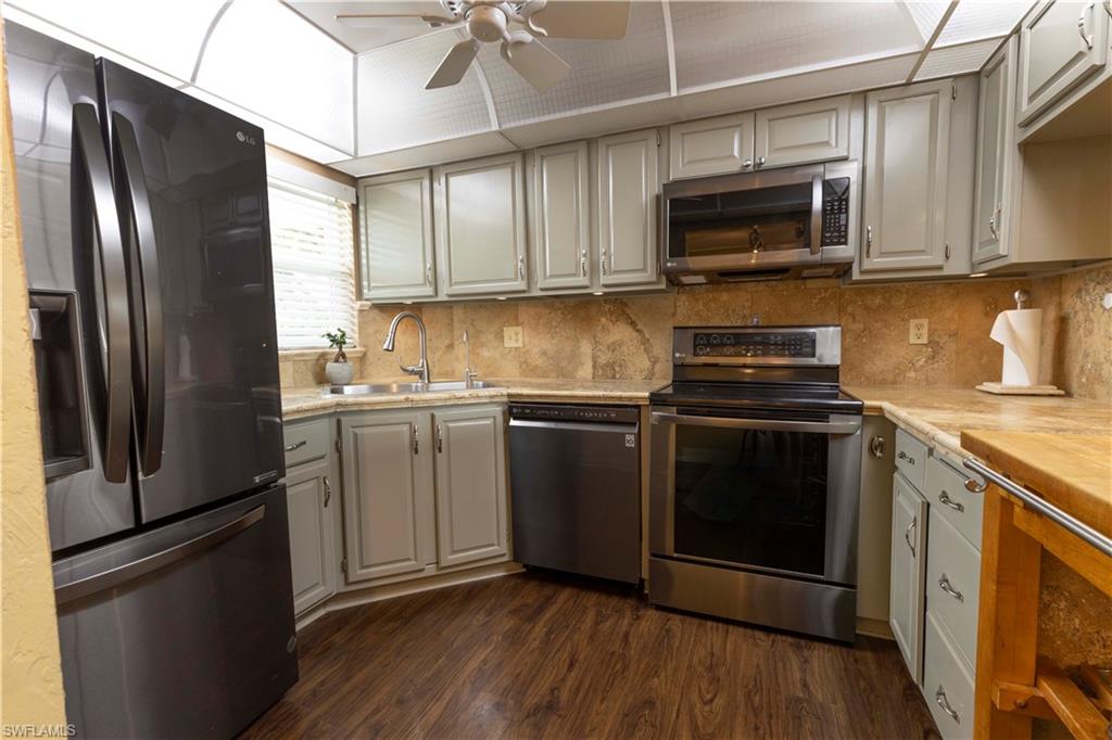 37 High Point CIR E 209 photo 8