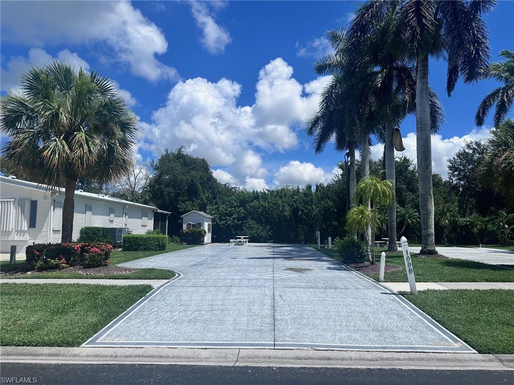 1008 Diamond Lake CIR