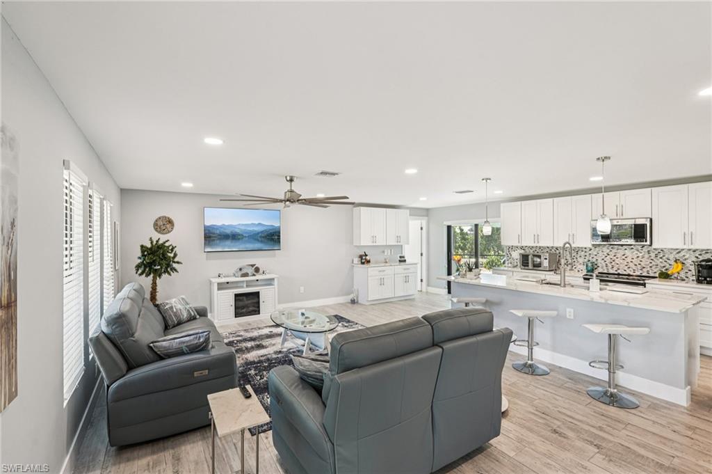 8338 Lagoon RD