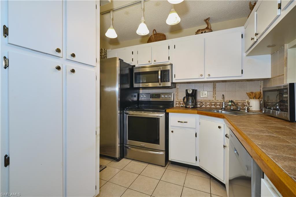 9650 Green Cypress LN 22 photo 17