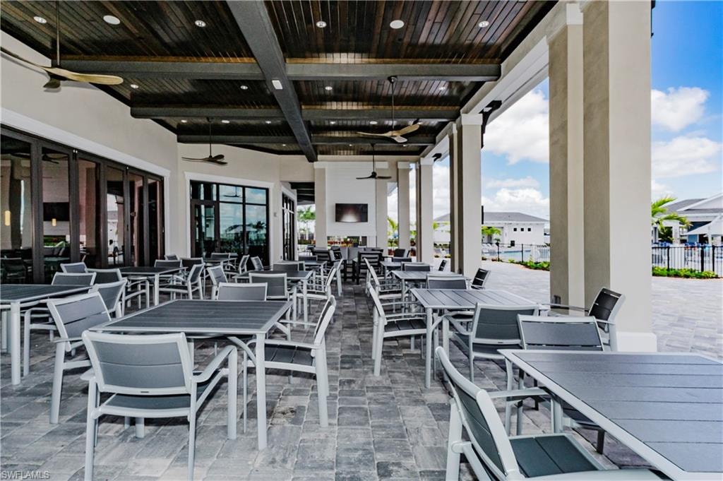 The National Clubhouse Outdoor Dining