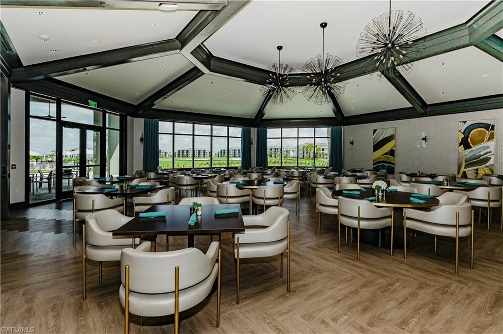 The National Clubhouse Dining