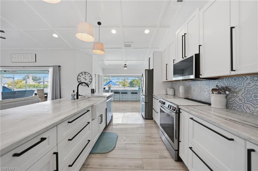 600 Royal Poinciana photo 14