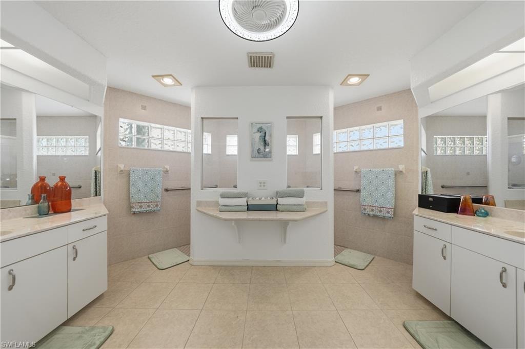 600 Royal Poinciana photo 19