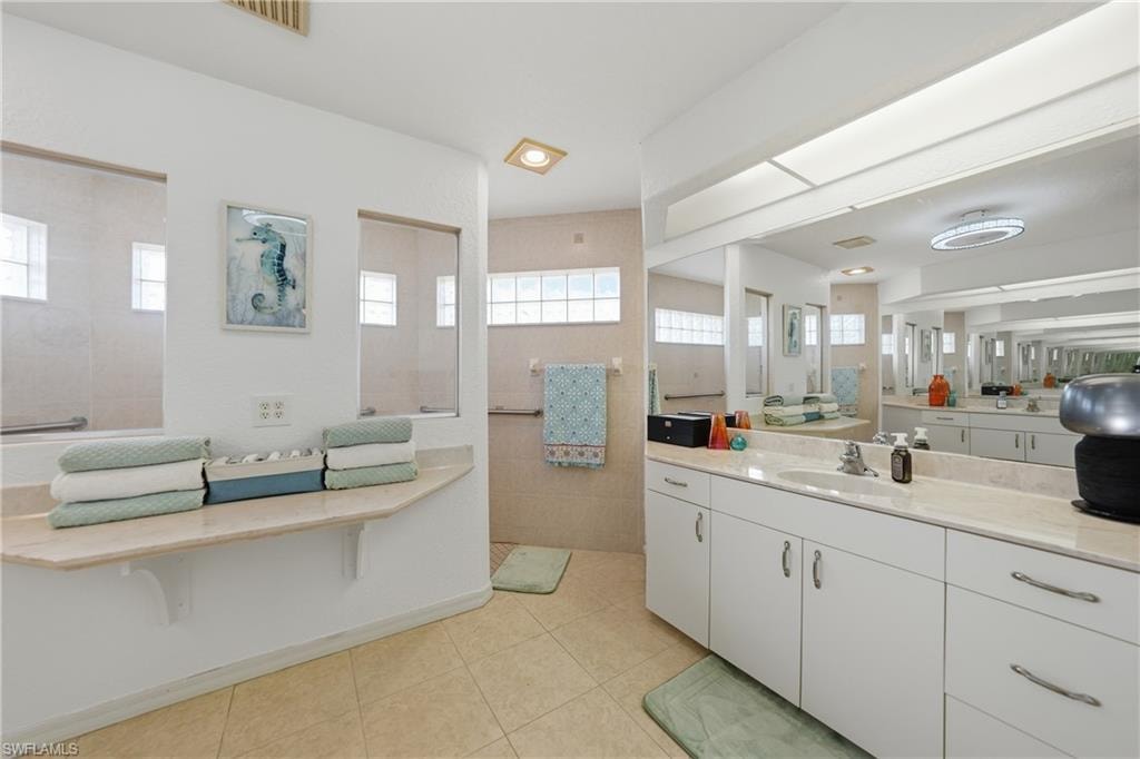 600 Royal Poinciana photo 21
