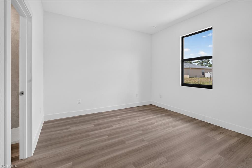 225/227 Ivan AVE S photo 27