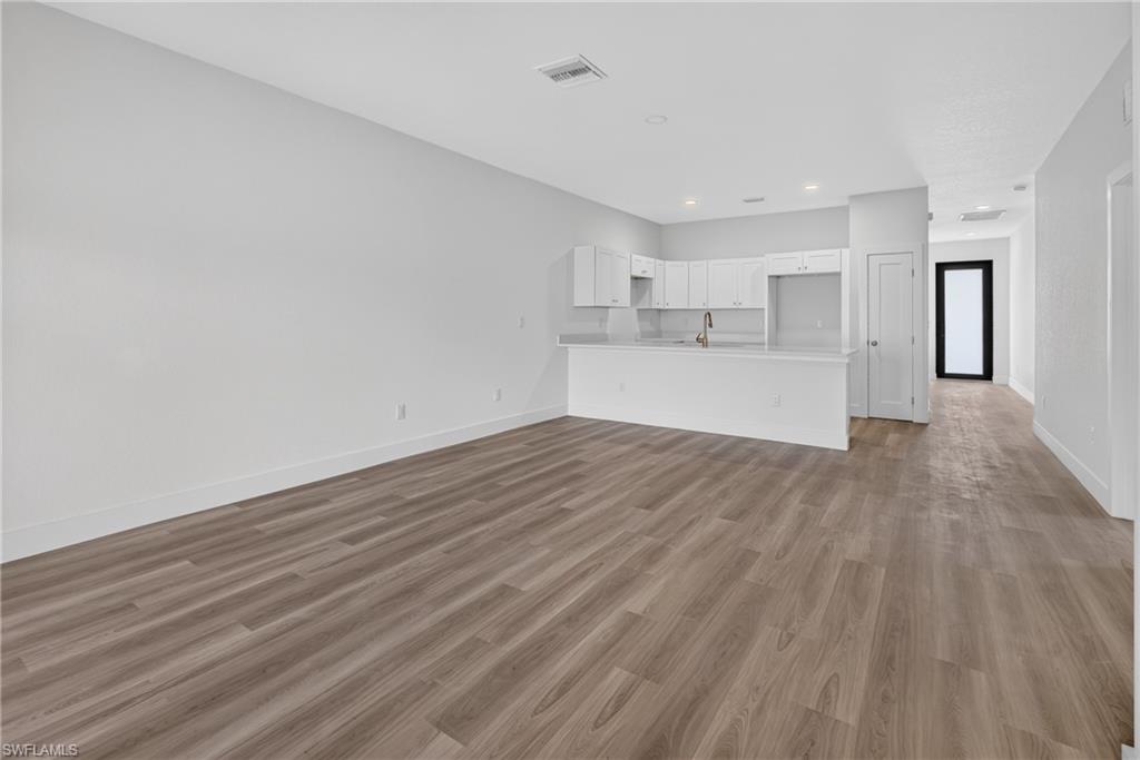 225/227 Ivan AVE S