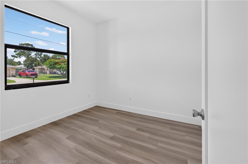 225/227 Ivan AVE S photo 13