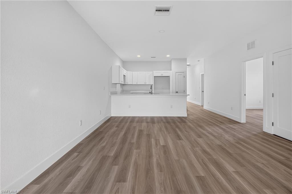 225/227 Ivan AVE S