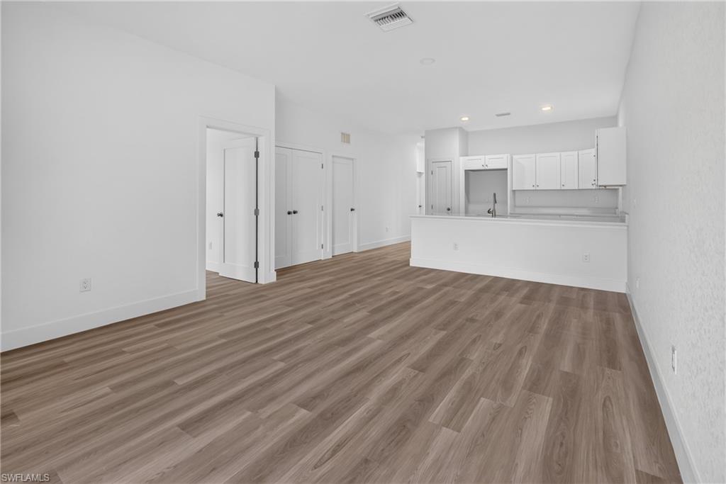 225/227 Ivan AVE S photo 20