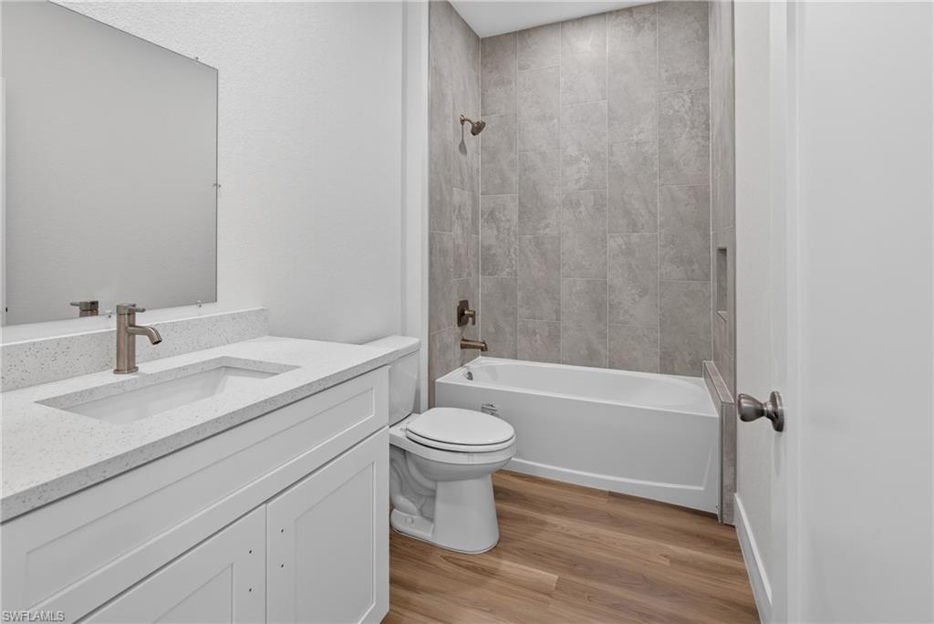 225/227 Ivan AVE S photo 9