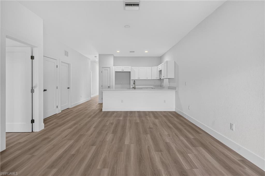 225/227 Ivan AVE S photo 19