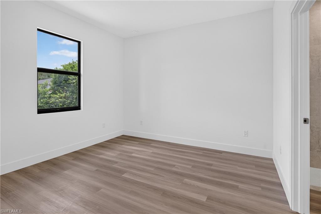225/227 Ivan AVE S photo 29