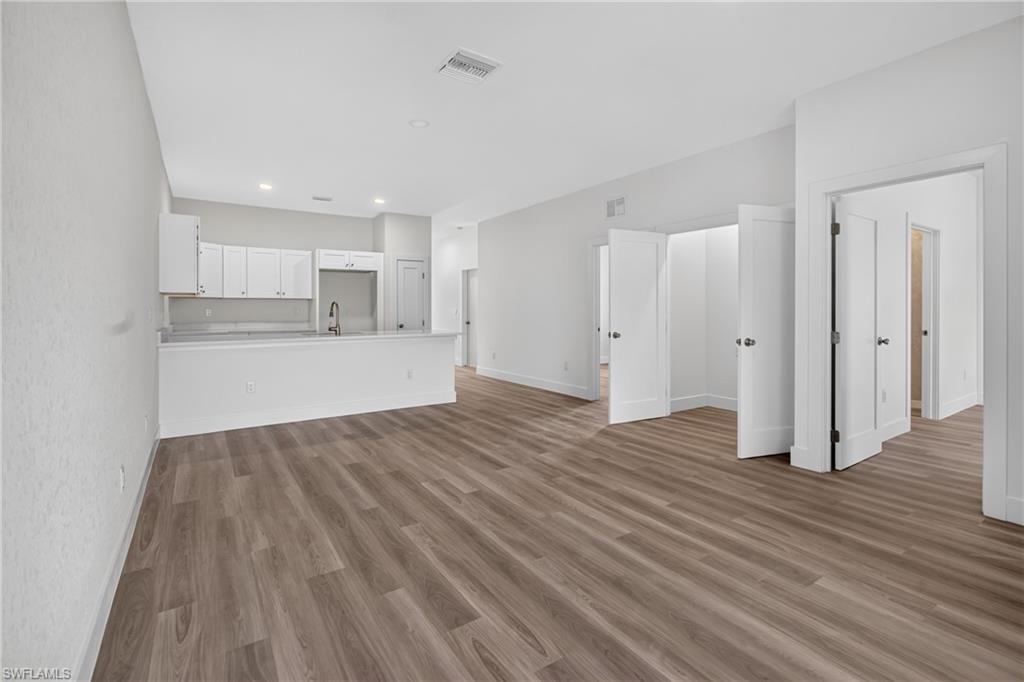 225/227 Ivan AVE S