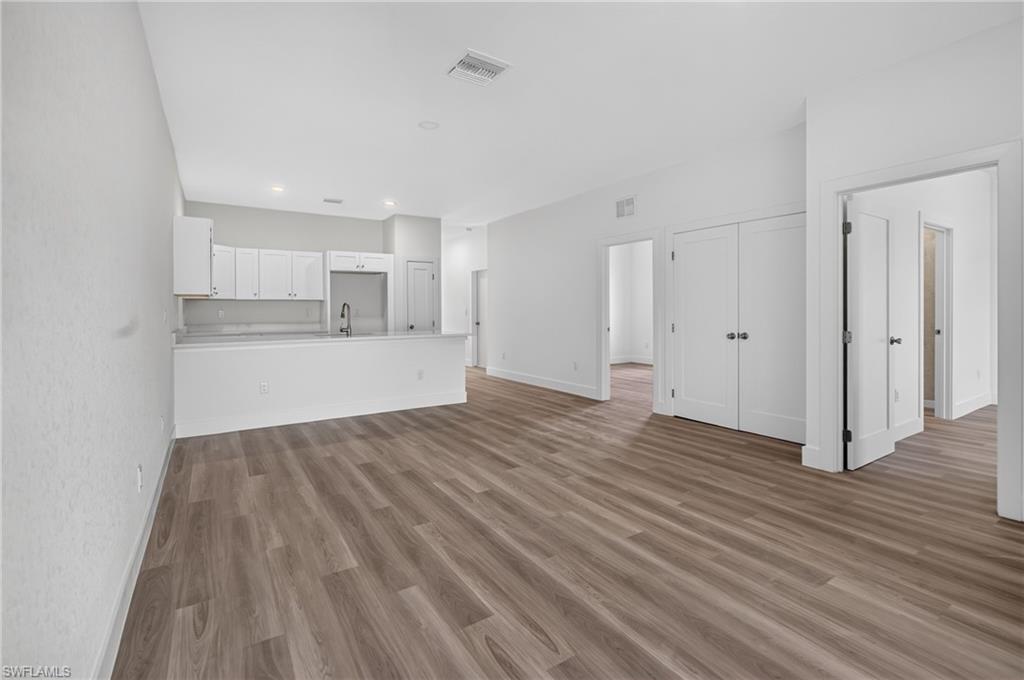225/227 Ivan AVE S photo 21