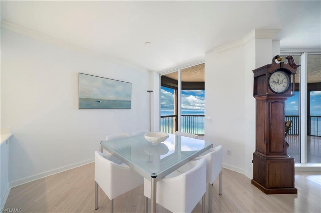 Breakfast nook