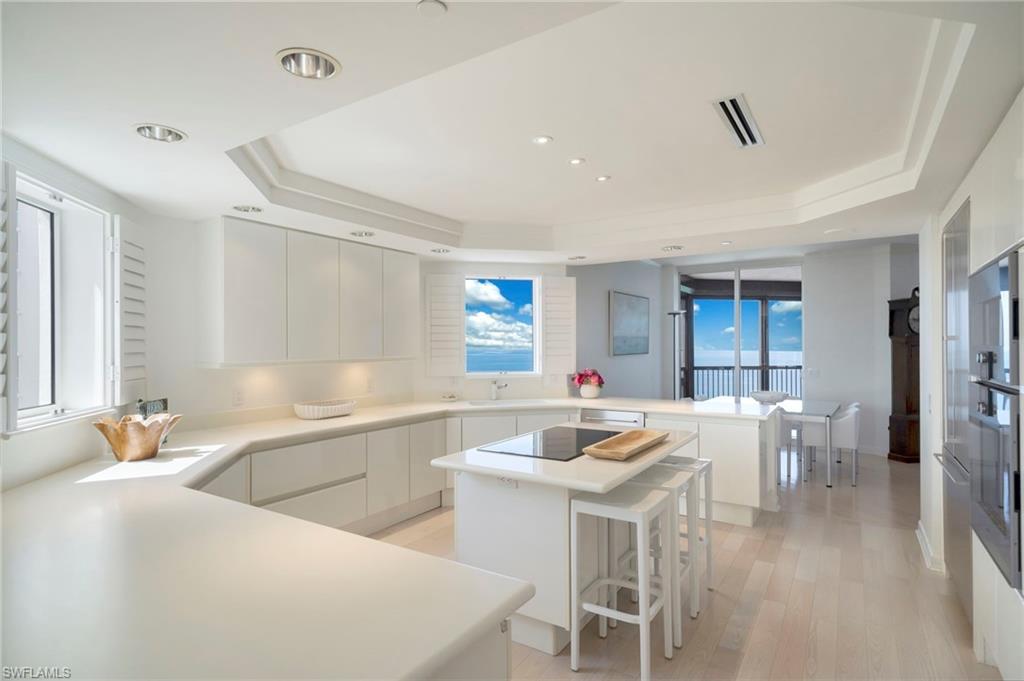 Ample countertops