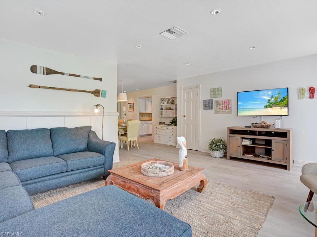856 98th AVE N photo 7