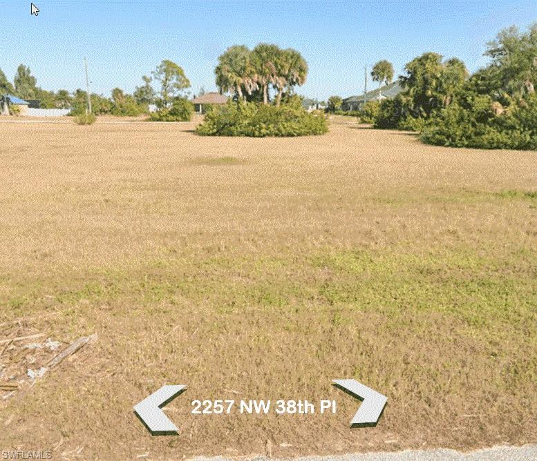 Frontal view of property