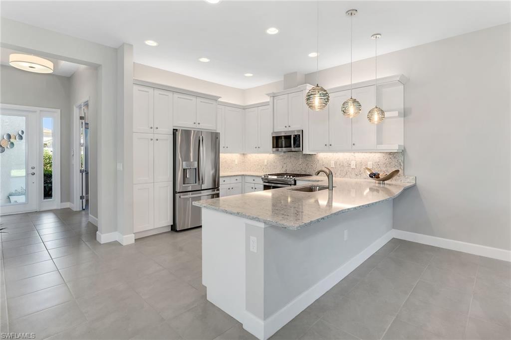 28616 Lobos CIR
