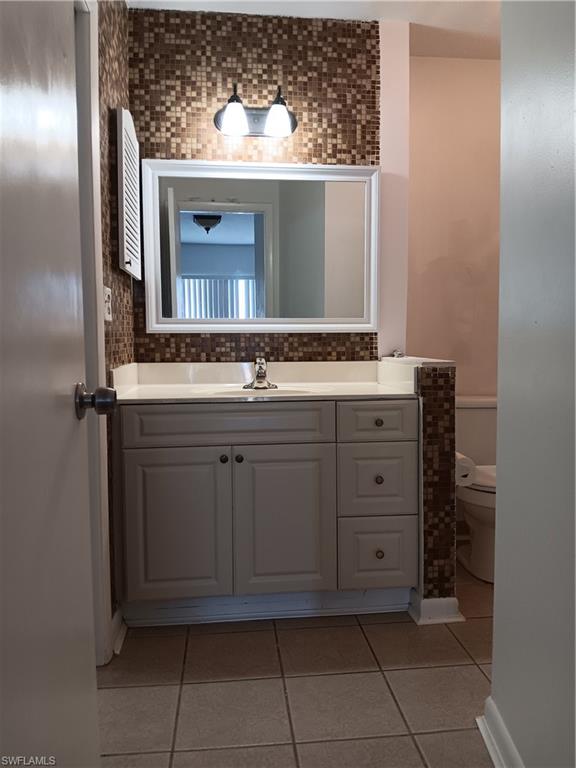Main Bath Upstairs