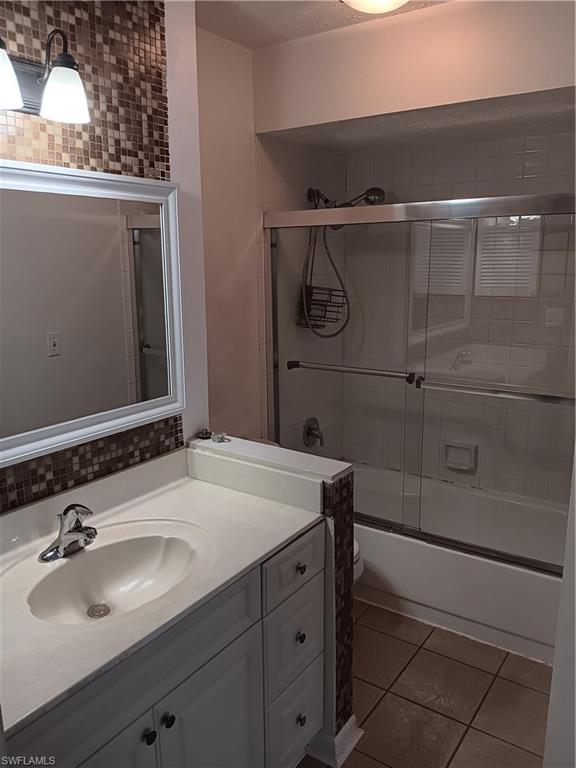 Main Bath Shower Tub Combo Upstairs