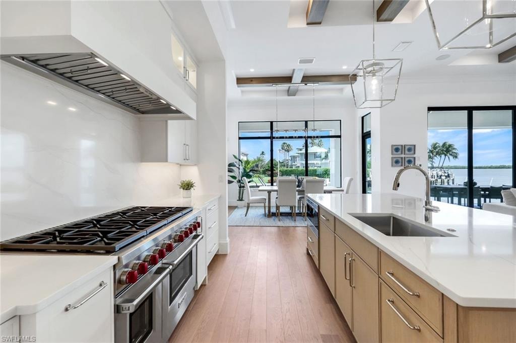 960 Iris CT photo 12
